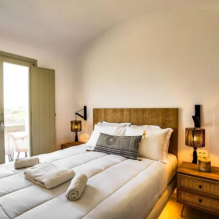 فيلة Acria Pýrgos